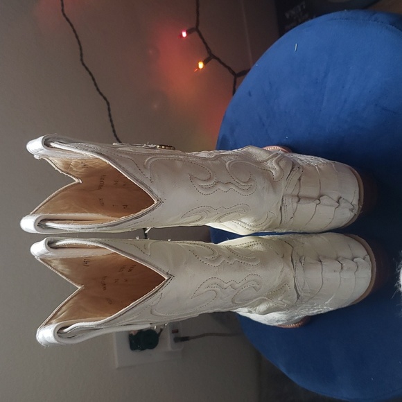 Boots - Picture 3 of 4